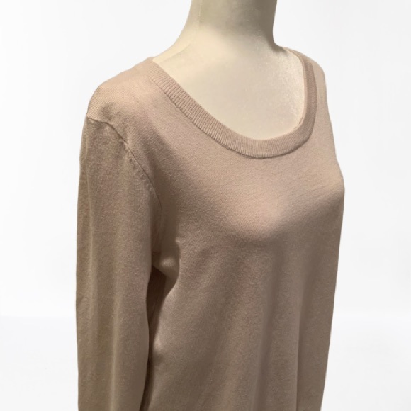 CHELSEA&THEODORE | NWT PALE OPEN BACK SWEATER | L - Picture 5 of 6